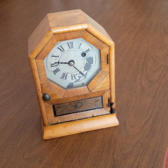 Antique Vintage SETH THOMAS Octagon Shelf Desk Mantel Clock with key - Picture 1 of 14